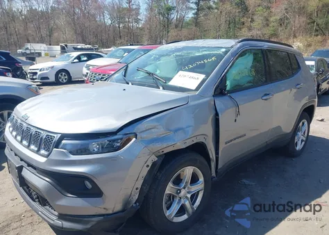 2023 Jeep Compass Latitude 4X4 из США, поврежденный, VIN 3C4NJDBN8PT554340